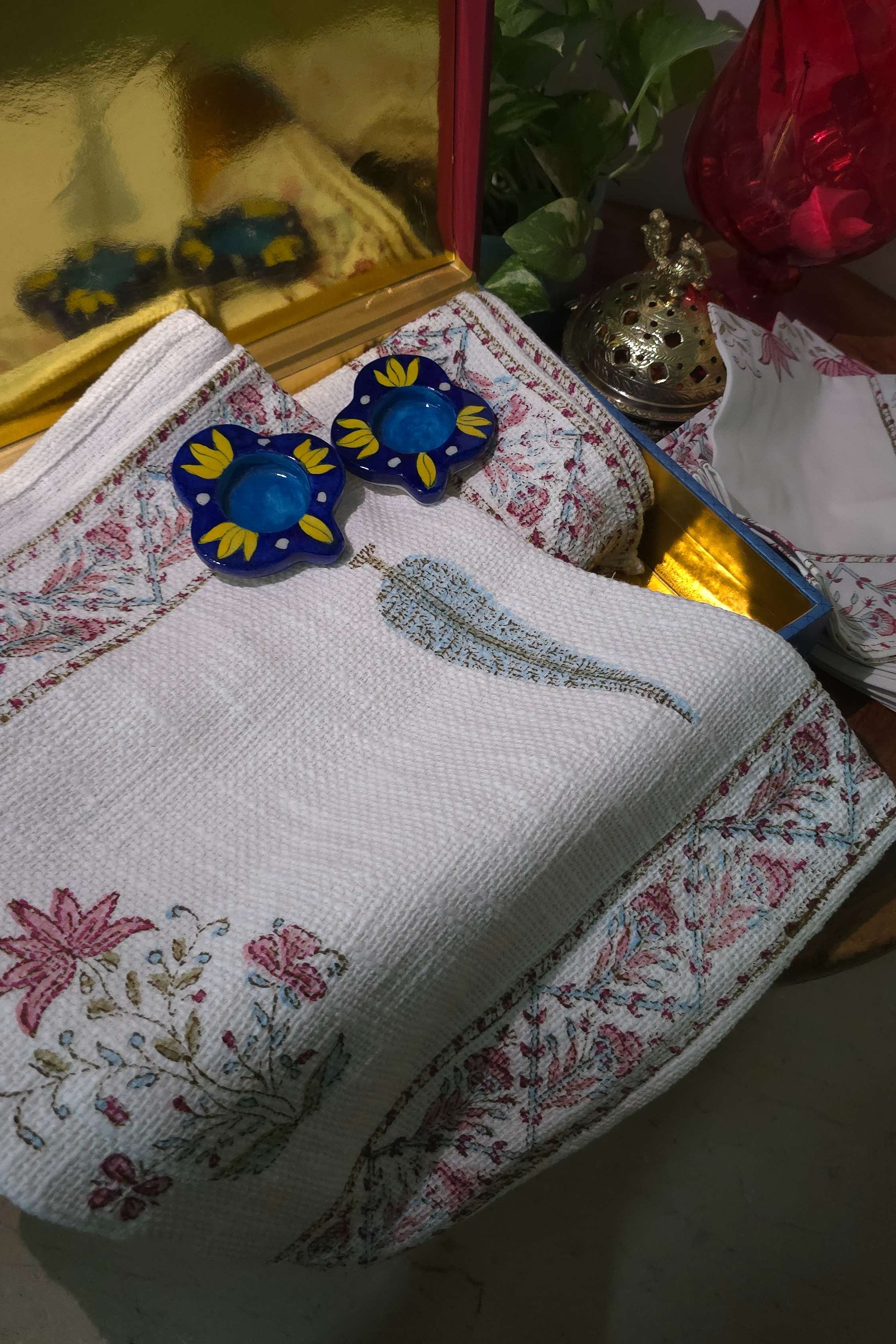 Tree Motif Hand Blocked Jute Dinning Table set